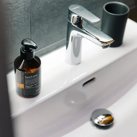 Moderne 2 Zi.-fewo Blackforest Art Nähe Freiburg Apartment