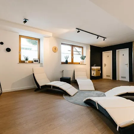 شقة Moderne 2 Zi.-fewo Blackforest Art Naehe Freiburg *