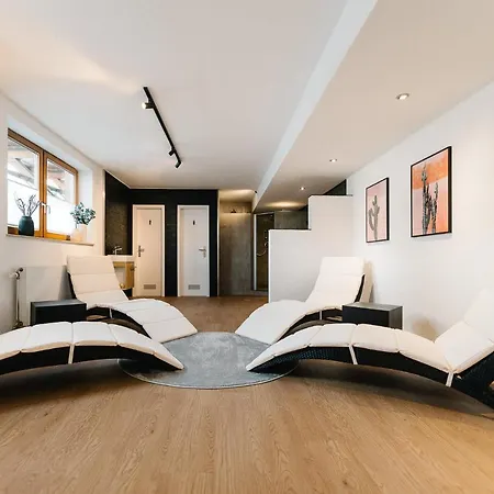 Apartment Moderne 2 Zi.-fewo Blackforest Art Nähe Freiburg Simonswald